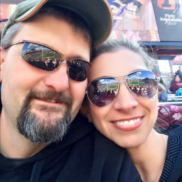 Meet your Posher, Traci - Picture 1 of 1